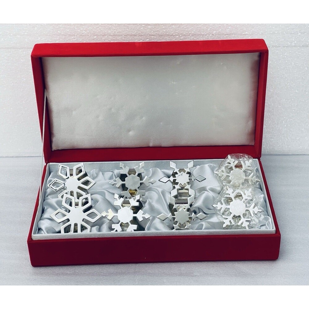Set of 8 Vintage Silver Tone Snowflake Napkin Rings or Place Card Holders Boxed